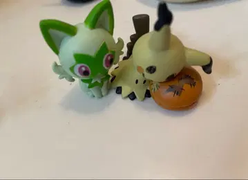 앉은 냐오하! 포켓몬 피규어 세트 미미큐 그린캣