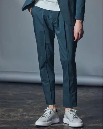 AOURE 나일론 스트레치 SETUP PANTS