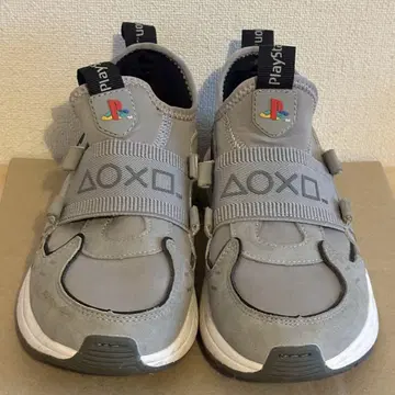 ZARA 프레스 콜라보 스니커즈 사이즈 35 (22.5cm)