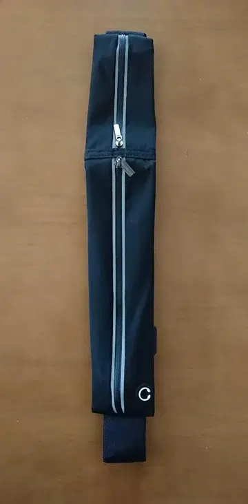 블랙 바디백 C 로고