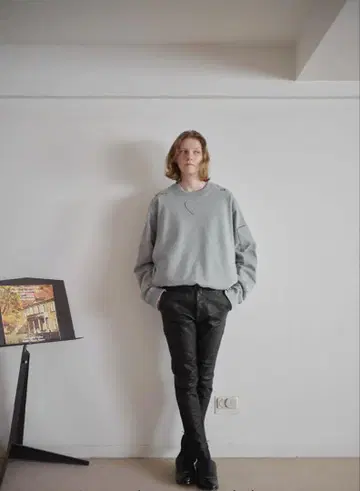 SUNSEA 하트 맨투맨