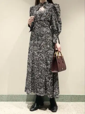 SNIDEL Sustaina 데콜테 오픈 바리에 원피스 0 사이즈 BLK