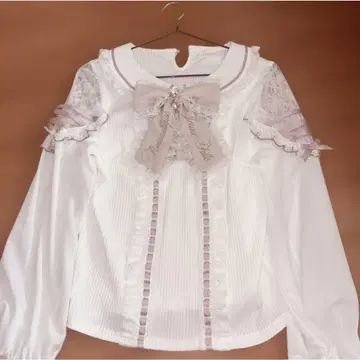 LIZLISA 리즈리사 티아라 리본 리브 컷 블라우스