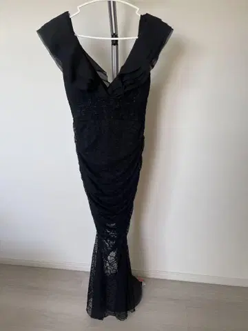 블랙 레이스 타이트 드레스
