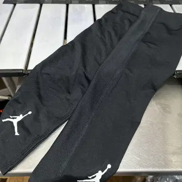 Jordan 암커버