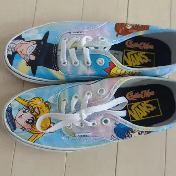 VANS 세일러문 스니커즈 24cm 새상품급