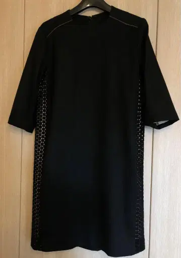 블랙 레이스 사이드 패널 원피스 laula