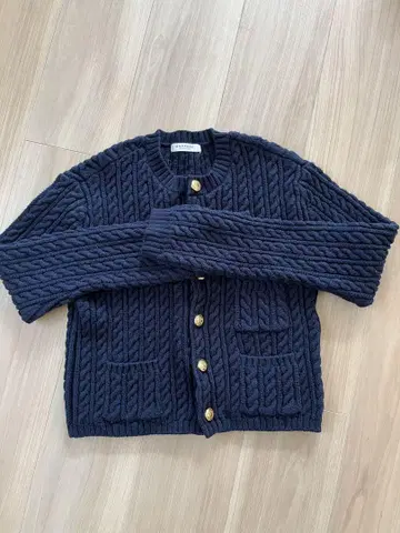 MACPHEE 23SS 하이브리드 코튼 케이블 크루넥 가디건