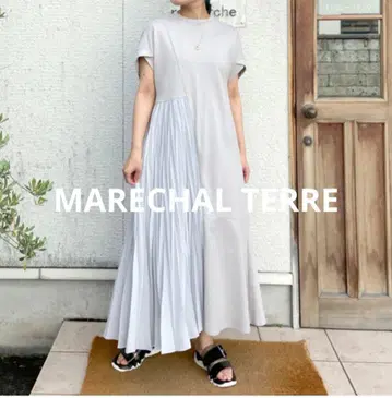 새상품급 MARECHALTERRE 이소재 플리츠 절개 원피스
