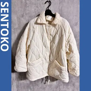 SENTOKO 퀼팅 다운 자켓 크림색