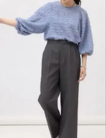 UNTITLED 언타이틀 시어/볼륨 소매 페더 자카드 블라우스