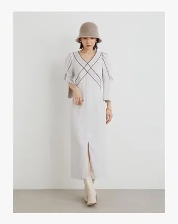 [ LILY BROWN ] 크로스 디자인 스트레이트 원피스