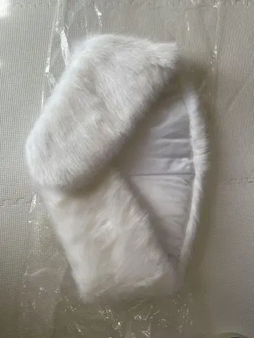 화이트 인조 모피 기모노 숄