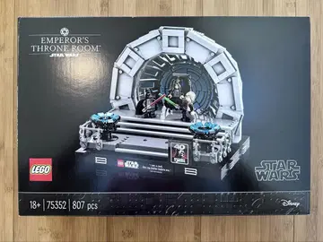 LEGO 스타 워즈 황제의 즉위식 디오라마 새상품 75352