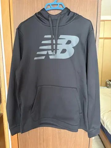 [ 새상품 미사용 ] New Balance 블랙 후드티 후드 부착