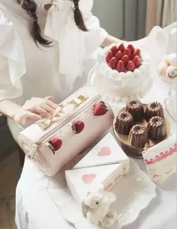 새상품 레어 완판 메종 드 플뢰르 케이크 숄더백 PINK