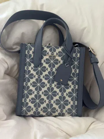 [ 미사용 새상품 ] katespade 꽃무늬 숄더백