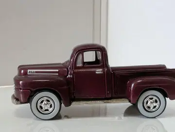 Jonny Lightning 1/64 1948 F-1 Pick Up