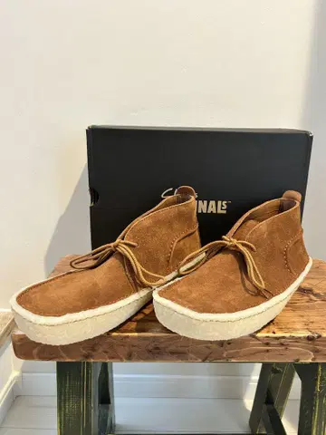 미사용 새상품 Clarks Originals 브라운 스웨이드 처카 부츠