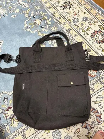 블랙 토트백 포켓 부착