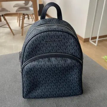 Michael Kors 다크 블루 백팩