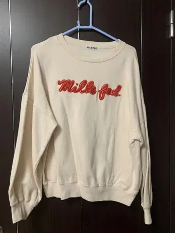 MILKFED. 크림색 트레이닝복