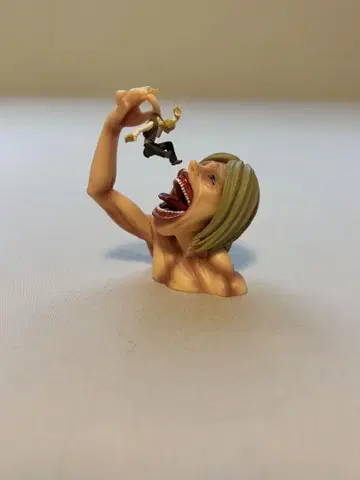 카이요도 진격의 거인 거인에게 삼켜지는 사람