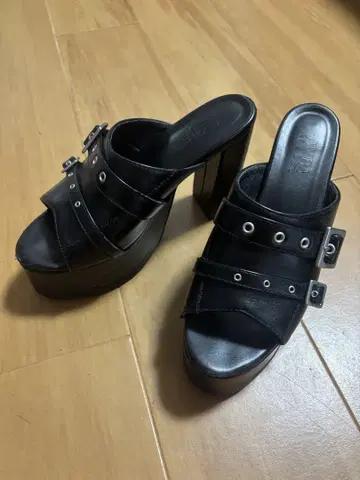 GYDA 블랙 플랫폼 샌들
