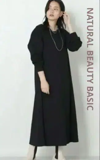 [ NATURAL BEAUTY BASIC ] 백 플리츠 원피스