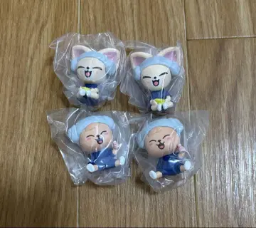 SKZOO 사우나 피규어 4개 세트
