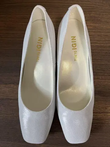 이긴 스퀘어토 펌프스