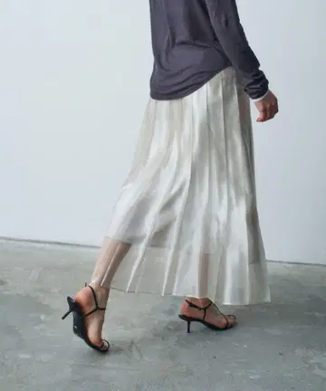 CODE A 코드에 shiny sheer pleated skirt XS