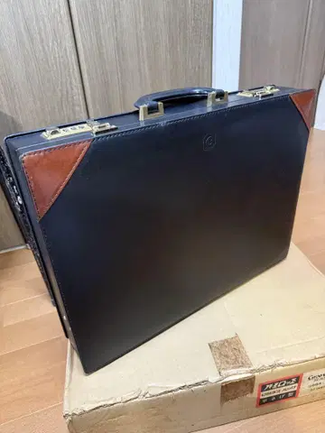 PAILOT 소가죽제 아타셰 케이스