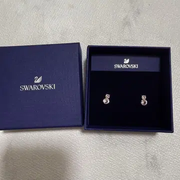 Swarovski 크리스탈 귀걸이 오리지널 박스 포함
