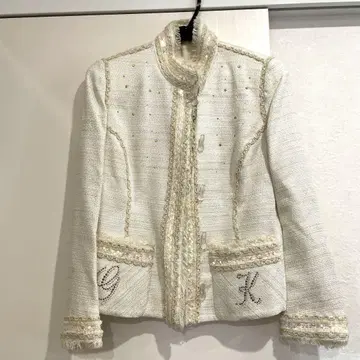 이타리야 화이트 노카라 자켓 K 자수