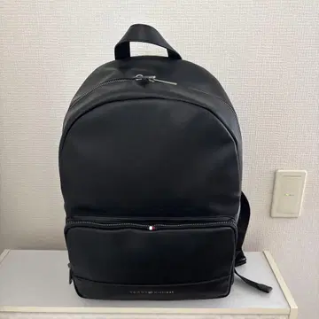 TOMMY HILFIGER 블랙 백팩 거의 미사용