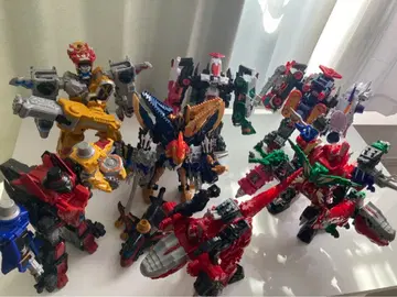 괴도전대 루팡레인저 VS 경찰전대 패트레인저 기타 로봇 세트