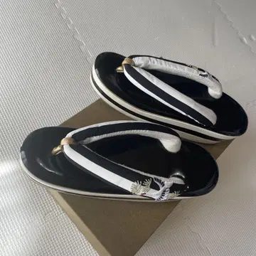 (14) 통굽 조리 자수 하나오 레트로 모던