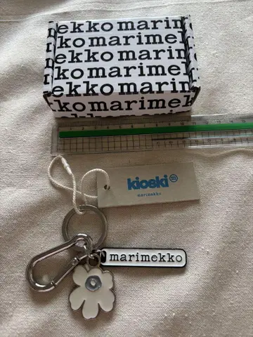 marimekko 꽃 모티브 키링