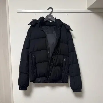 TATRAS 블랙 후드 부착 다운 자켓