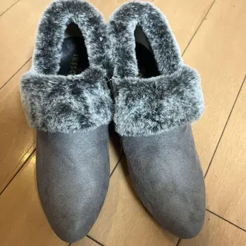 퍼 달린 스웨이드풍 슬립온 부츠 그레이 LL