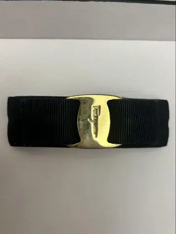 페라가모 리본 헤어 클립