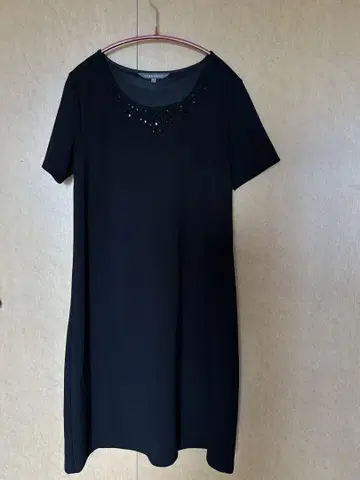 LAURA ASHLEY 블랙 비즈 장식 반팔 원피스 사이즈 11