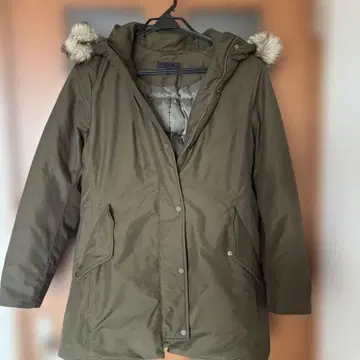 UNIQLO 올리브 그린 후드 부착 다운 자켓