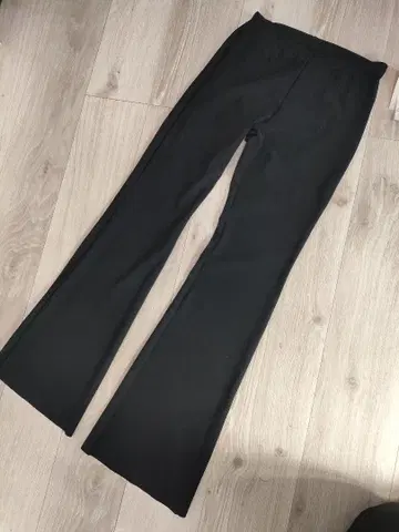 Luigi 블랙 플레어 팬츠 새상품