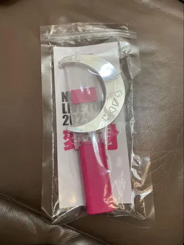 NEWS 변신 응원봉 핑크