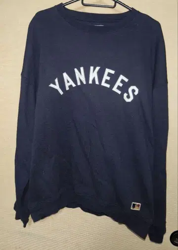 Yankees 네이비 맨투맨 FREAKSSTORE 별주