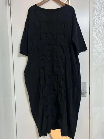 이소재 디자인 오샤레 원피스 롱 원피스 벌룬풍 블랙 루즈핏