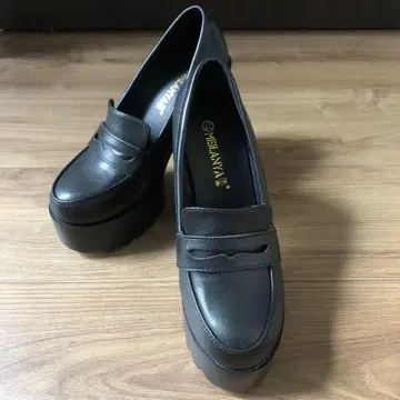통굽 블랙 로퍼