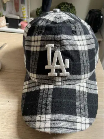 LA 체크 무늬 야구 모자